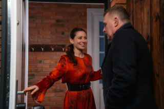 M jak miłość odc. 1931. Joanna (Dominika Sakowicz), Artur Rogowski (Robert Moskwa)