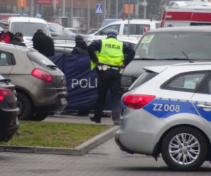 Zwłoki dwójki młodych osób znalezione w samochodzie 