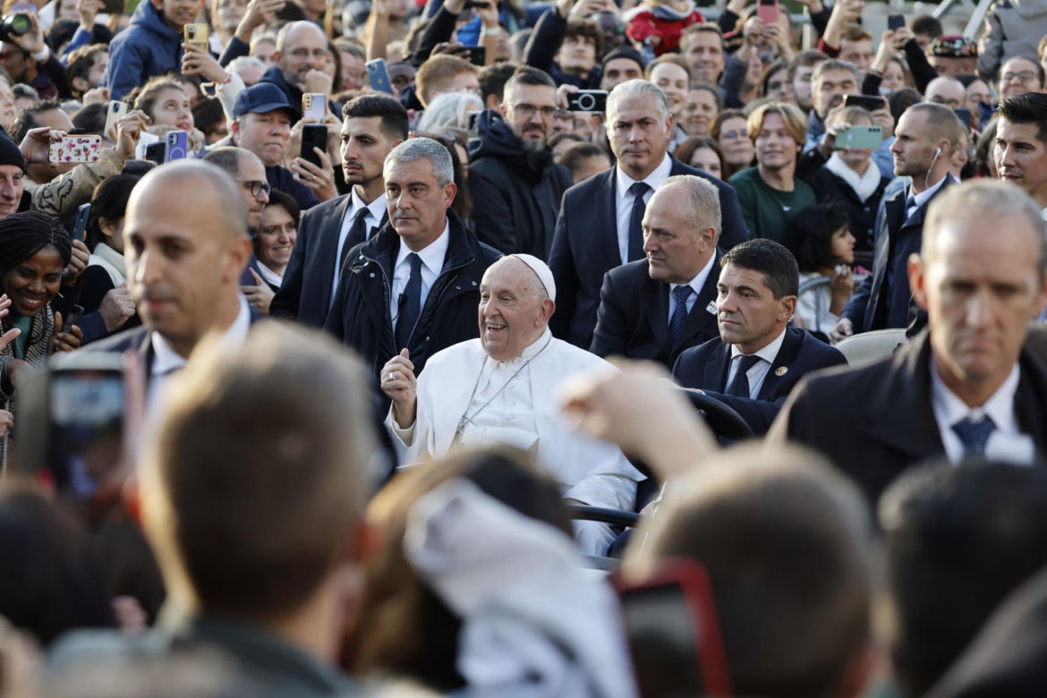 Szok, co o kobietach powiedział papież Franciszek. "Płodne przyjęcie". Świat grzmi!