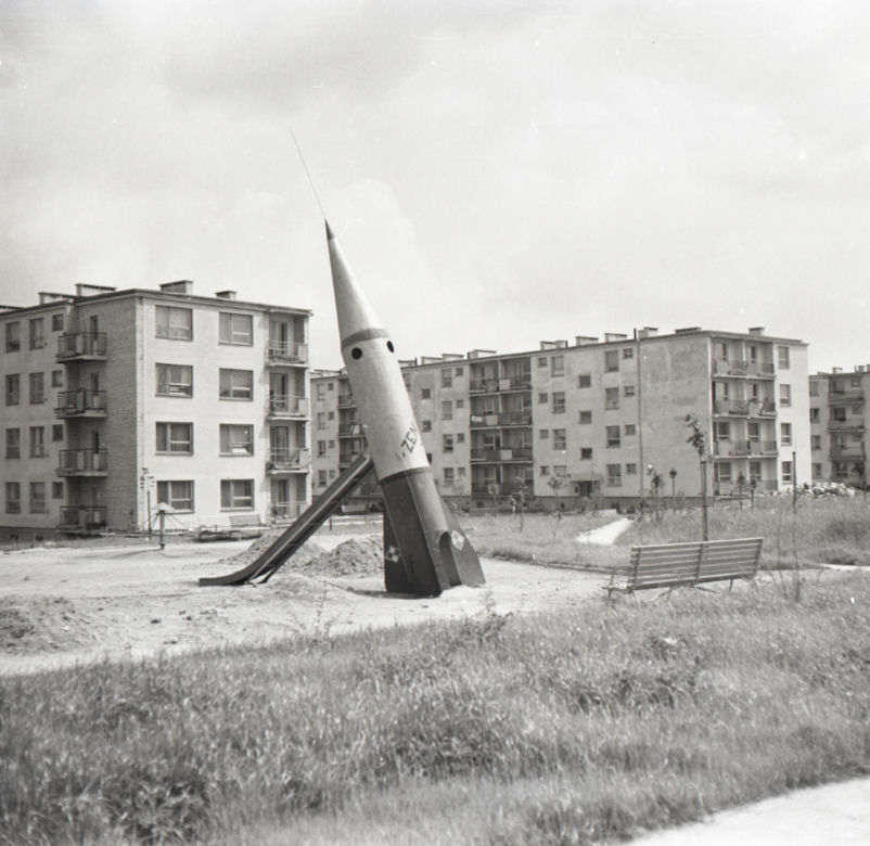 Lublin świętuje 65-lecie placu zabaw na LSM. Rakieta i gazik wciąż przyciągają dzieci