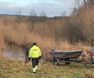 Dramat na jeziorze. Zaginął wędkarz, odnaleziono pustą łódkę