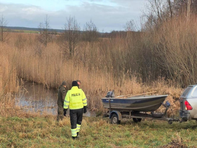 Dramat na jeziorze. Zaginął wędkarz, odnaleziono pustą łódkę