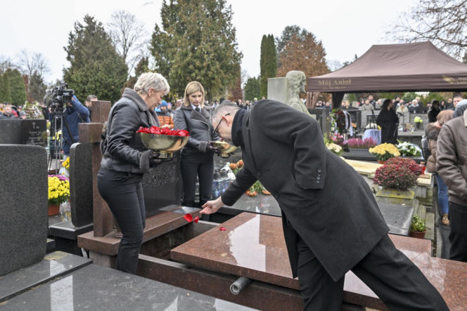 Zip Skład pożegnał Pono symbolami