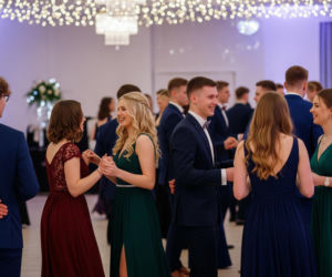 Wydatki na studniówkę 2026. Nawet 1500 zł za jedną imprezę od ucznia!