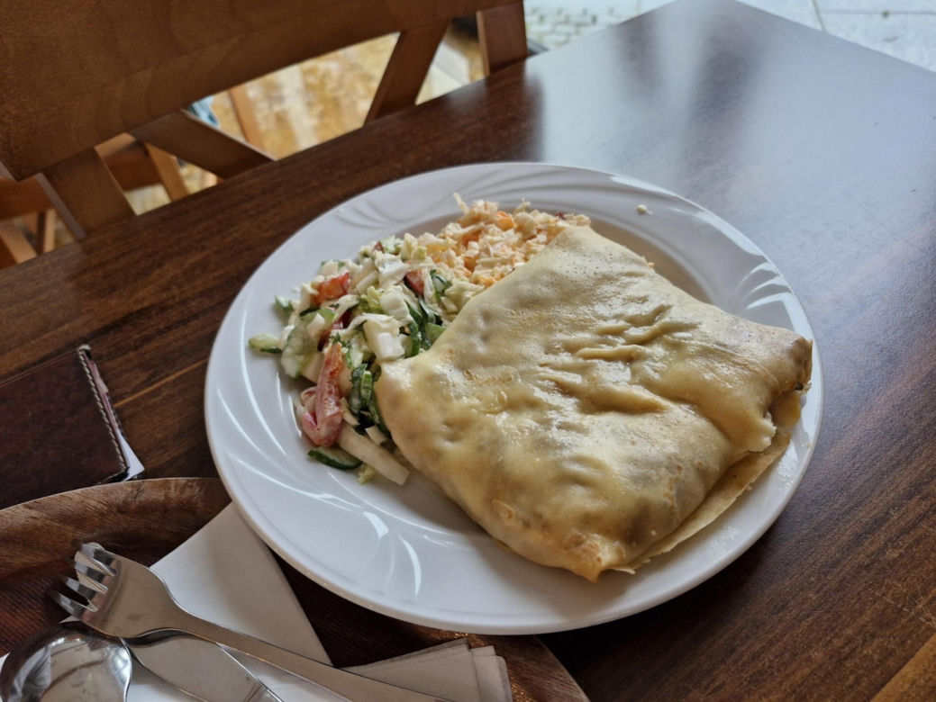 Smacznie, sycąco i niedrogo - tak zjemy w restauracji przy kościele ojca Tadeusza Rydzyka
