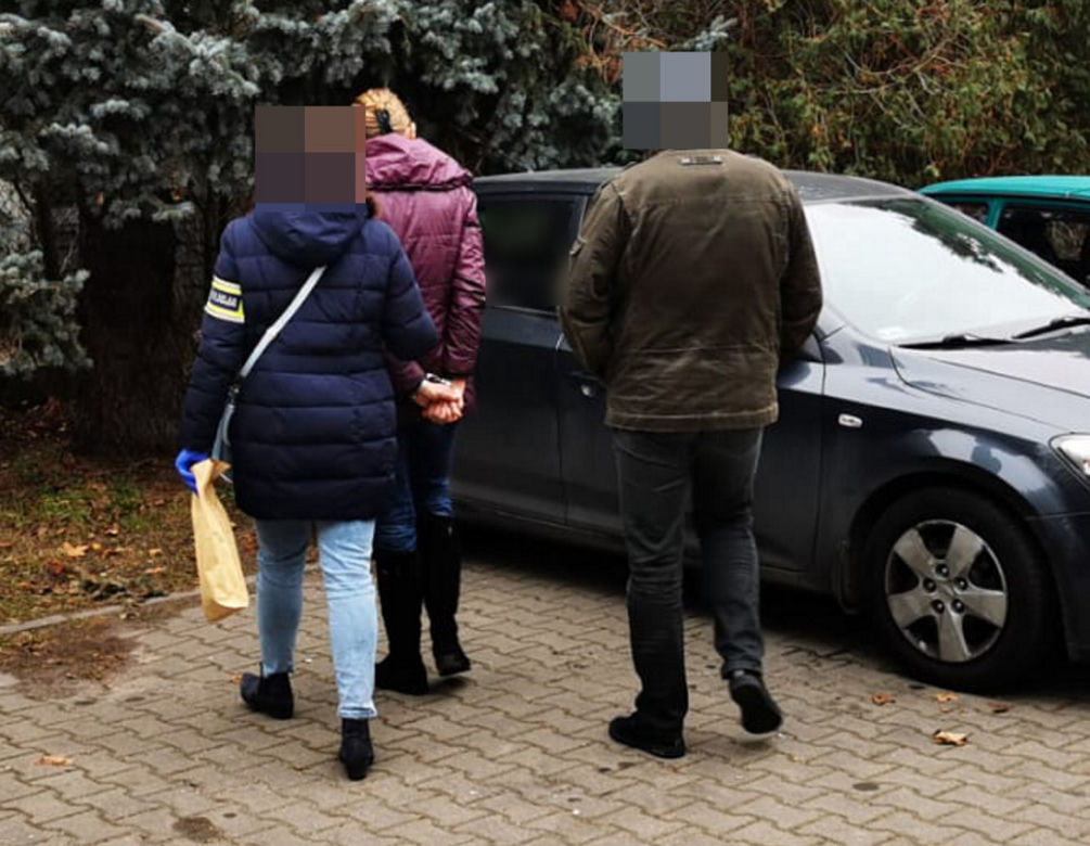 Monika P. dźgnęła Janusza nożem w serce. Mija rok od rodzinnej masakry na Woli