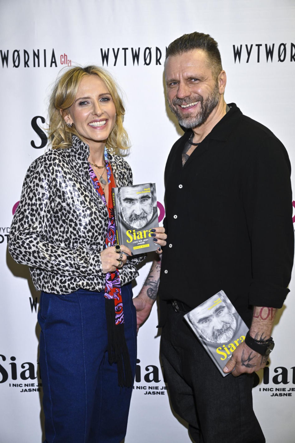 Markowska przytulała męża, Ostałowska zaskoczyła sylwetką, Ścibakówna błyszczała na premierze biografii Rewińskiego