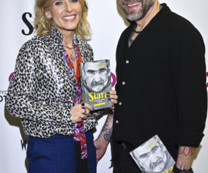 Markowska przytulała męża, Ostałowska zaskoczyła sylwetką, Ścibakówna błyszczała na premierze biografii Rewińskiego