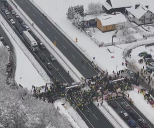 Blokada zakopianki i protesty przeciwko S7. Mieszkańcy są zdesperowani, chodzi o setki domów
