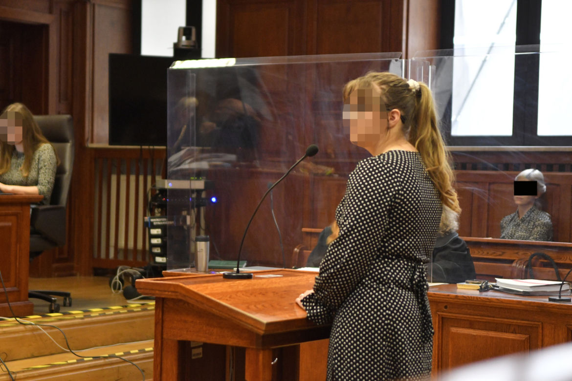 Młodziutka prawniczka Karolina B. z Warszawy oskarżona o zamordowanie ukochanego. Wiemy jak zginął Igor. "Ten nóż wszedł jak w masło"