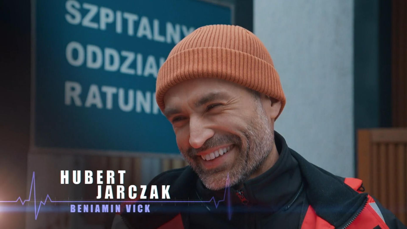 Nowa czołówka Na sygnale od 733 odcinka. Benio Vik (Hubert Jarczak)