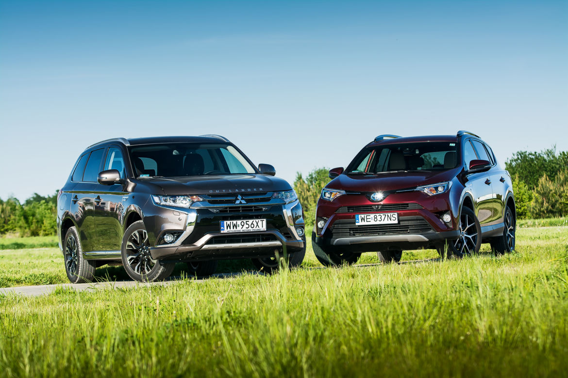 Toyota RAV4 Hybrid E-Four Prestige vs. Mitsubishi Outlander PHEV Instyle NAVI+