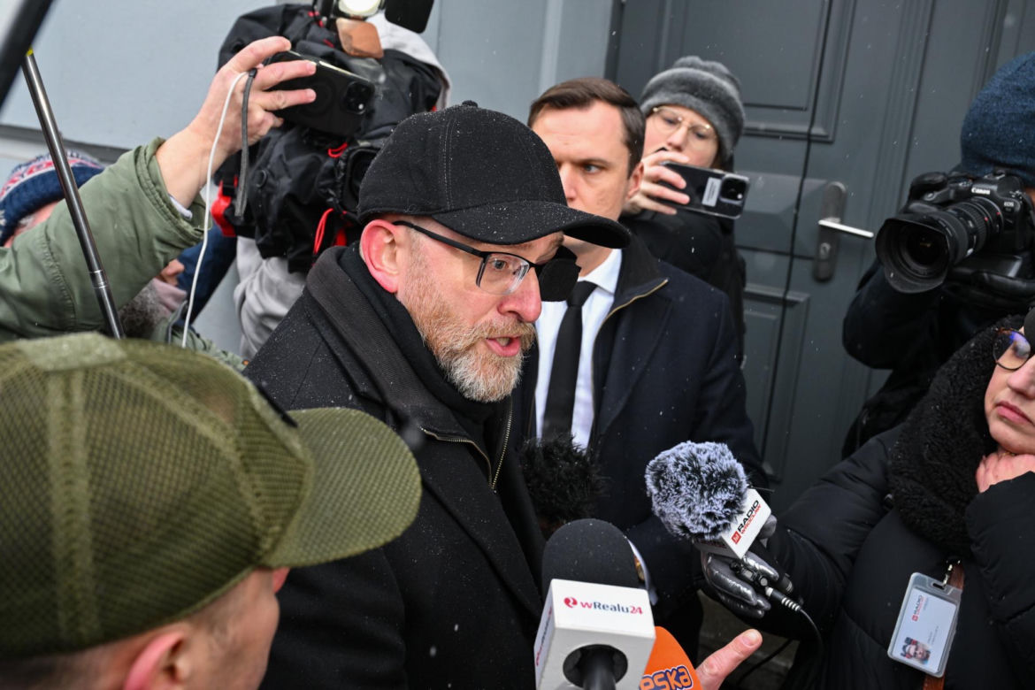 Grzegorz Braun pojawił się w prokuraturze. Nie otrzymał żadnych zarzutów