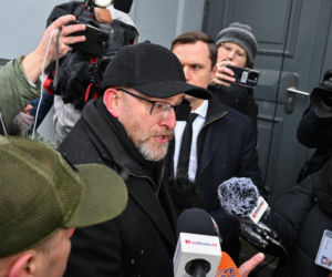 Grzegorz Braun pojawił się w prokuraturze. Nie otrzymał żadnych zarzutów