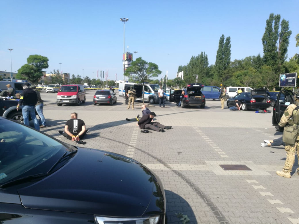 Wielka akcja policji i antyterrorystów na al. Pokoju w Krakowie