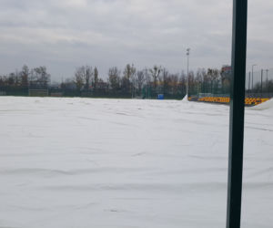 Jagiellonia Białystok. Przy ul. Elewatorskiej powstaje gigantyczny balon