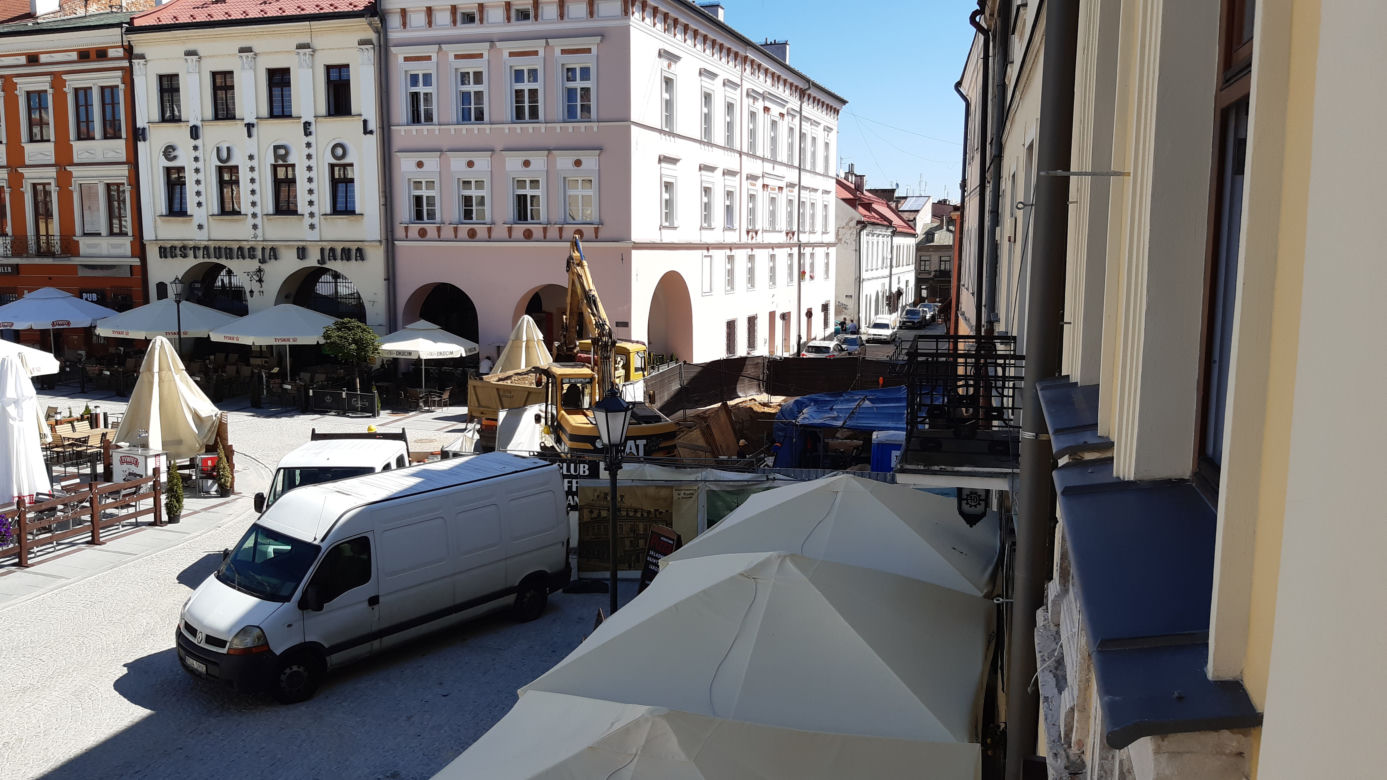 Remont Rynku w Tarnowie przedłuża się