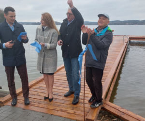 Tomaszkowo. Nowy pomost nad jeziorem Wulpińskim już gotowy! [ZDJĘCIA]