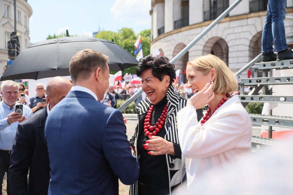 Senyszyn przekazała korale Trzaskowskiej