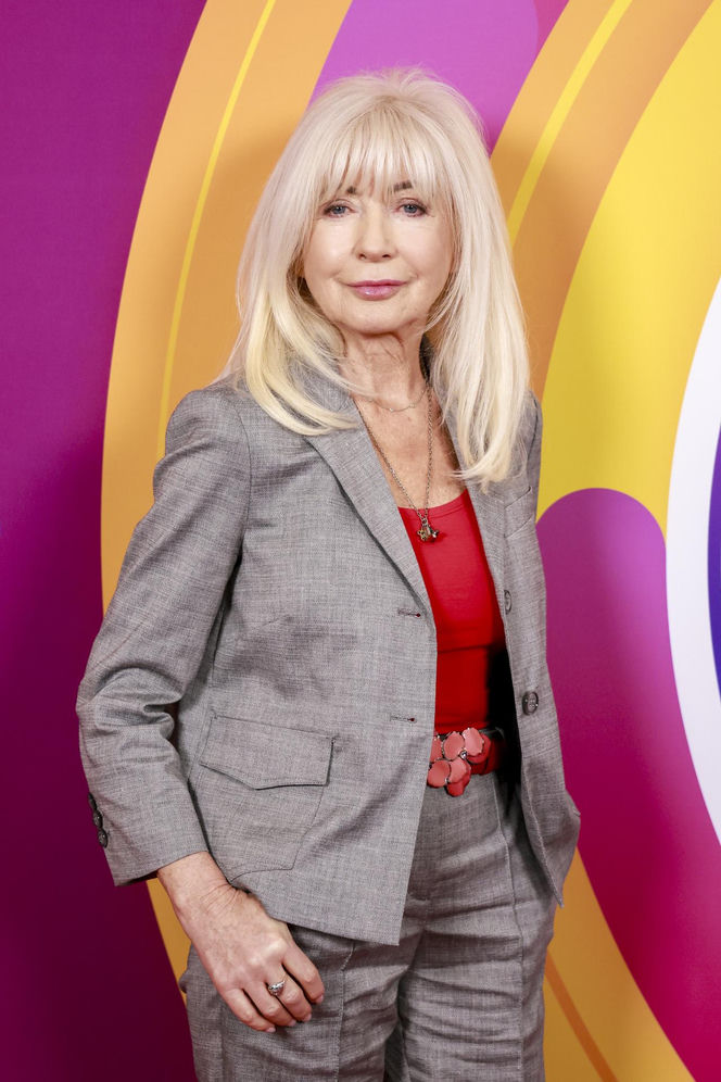 Pamiętacie sędzię Annę Marię Wesołowską? Tak dziś wygląda gwiazda telewizji. Aż trudno uwierzyć, że ma 71 lat!