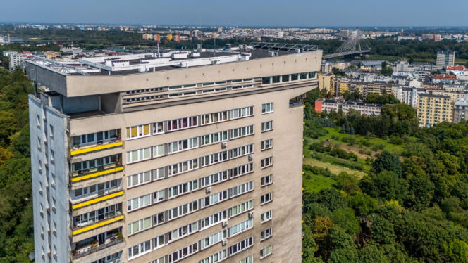 Młotek przy ul. Smolnej 8 w Warszawie