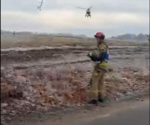 Wypadek pod Iławą. Mitsubishi roztrzaskało się na drzewie! Pięć osób rannych, w tym jedna walczy o życie