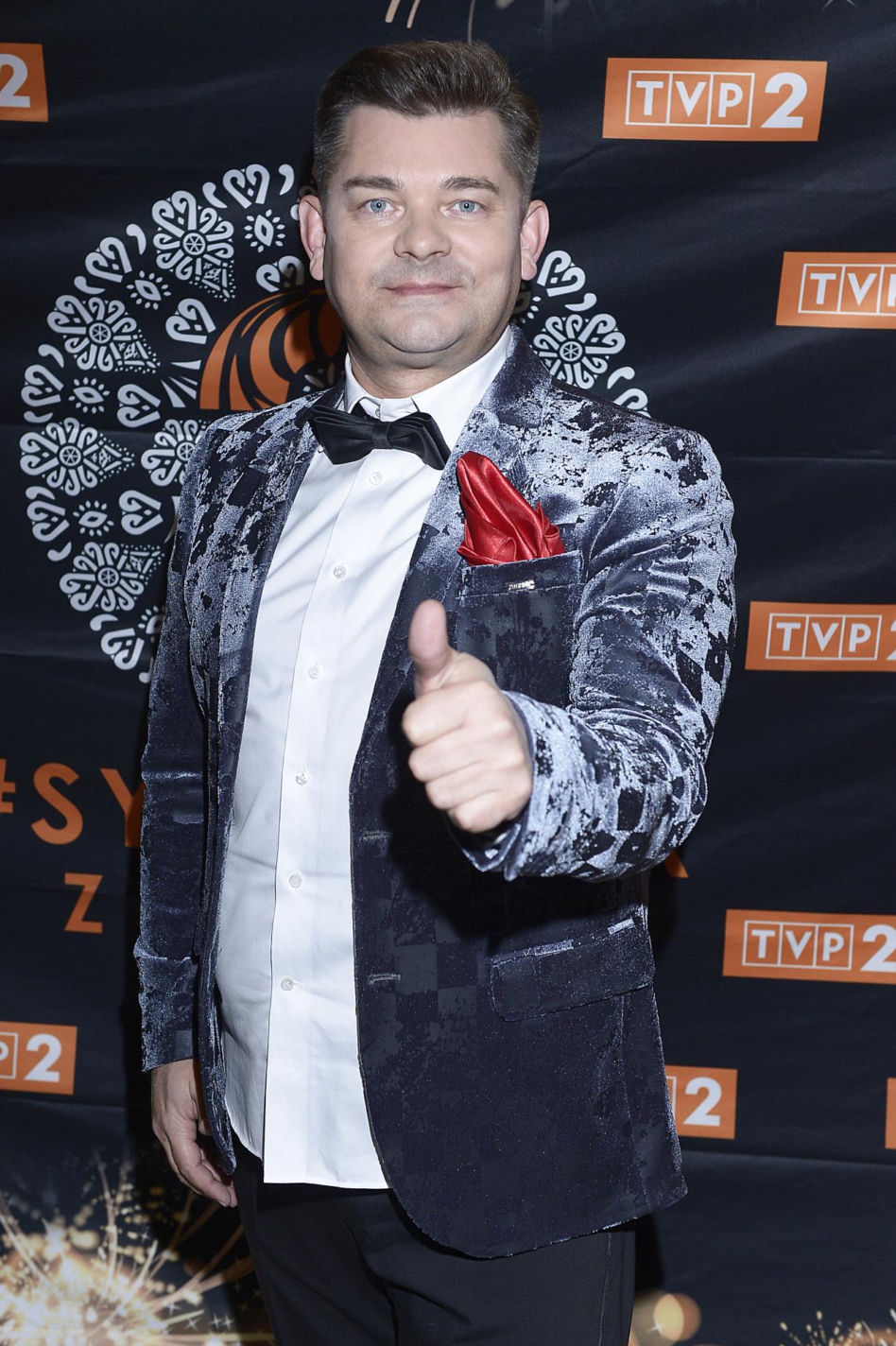 Tak Zenon Martyniuk zmieniał się przez lata. Na początku kariery nosił zupełnie inną fryzurę