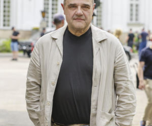 Tak Cezary Żak wyglądał na początku kariery. Niezwykła metamorfoza gwiazdora Miodowych lat