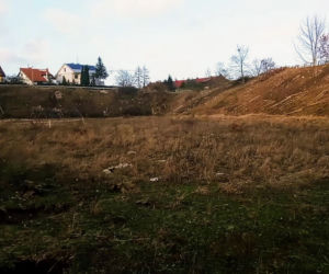Wielki krater na Pogodnie