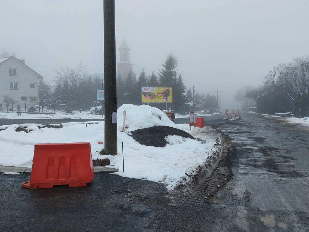 Zamykają ulicę Moniuszki. Przed nami kolejny etap budowy ronda