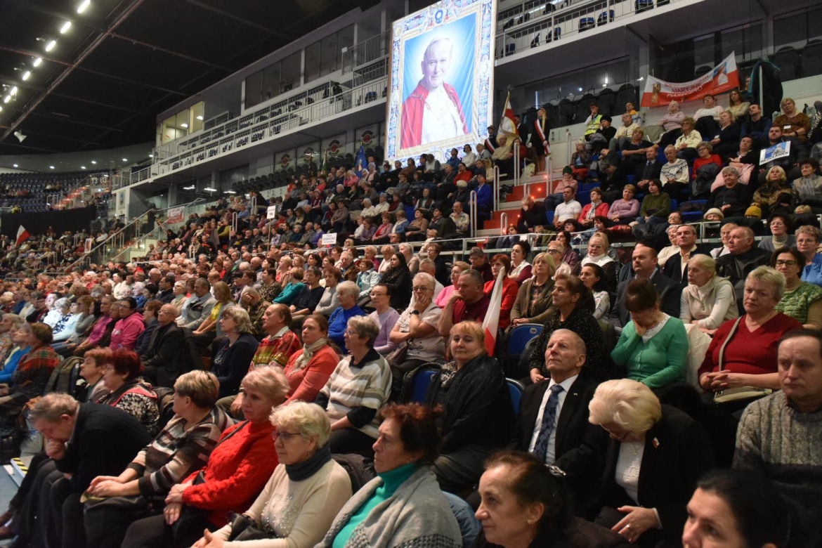Urodziny Radia Maryja. Tak ojciec Rydzyk i jego zwolennicy świętowali w Toruniu
