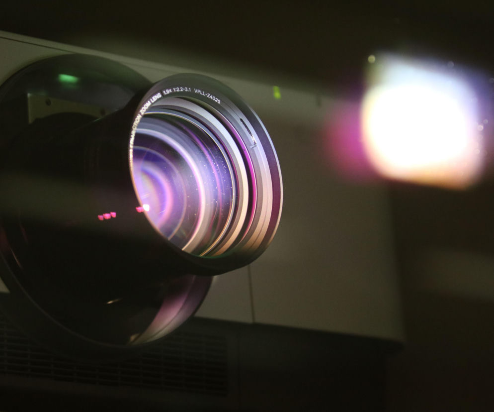 Sztuczna inteligencja zmienia film na oczach widzów. Science & Technology Film Festival przyciąga widzów