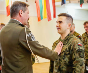 Nowi podoficerowie z szeregach 6 Mazowieckiej Brygady Obrony Terytorialnej. Ukończyli kurs SONDA. 