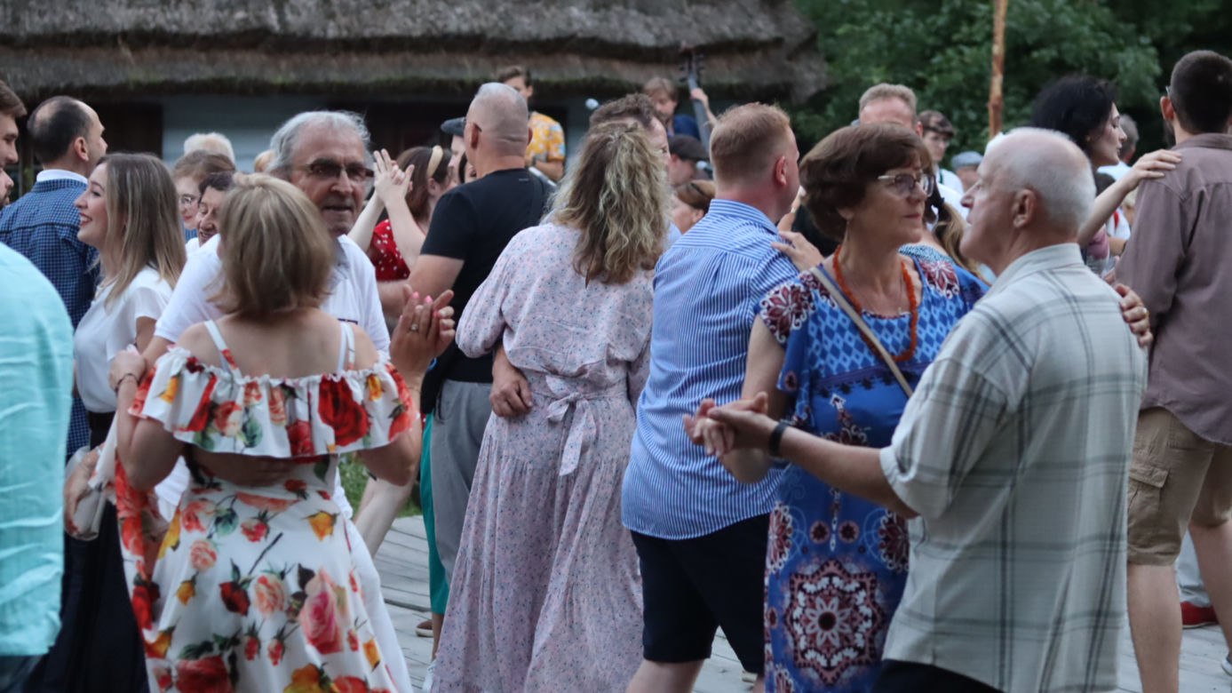 Wszyscy ruszyli do zabawy! Tak wyglądała potańcówka w lubelskim skansenie!
