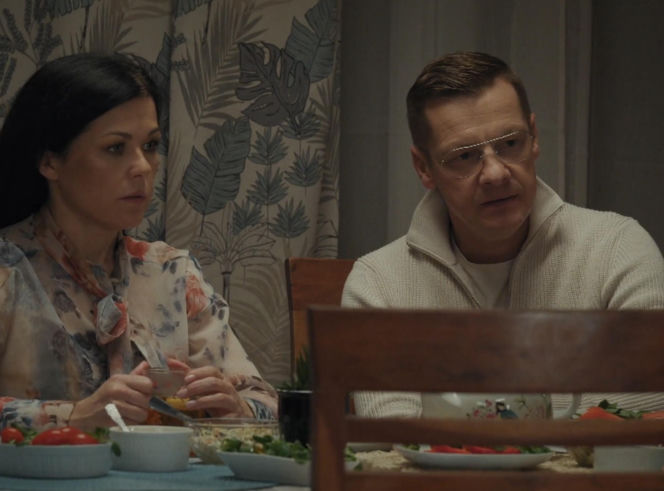 M jak miłość, odcinek 1925. Kinga (Katarzyna Cichopek), Piotrek (Marcin Mroczek)