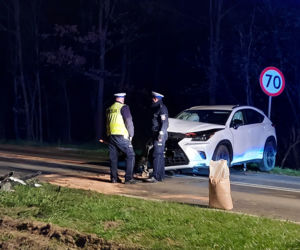 PILNE! Wypadek dwóch aut na trasie Starachowice - Tychów. Droga zablokowana