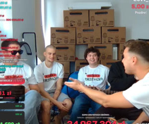 Tomasz Karolak, Adam Zdrójkowski i Mateusz Pawłowski na streamie Łatwoganga
