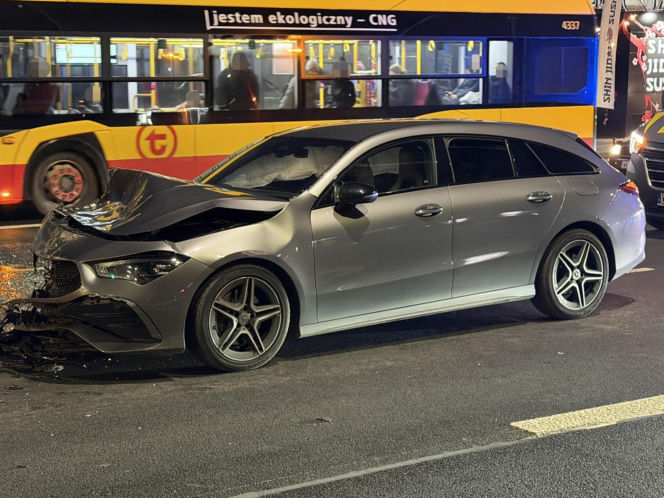 Miał trzy promile, rozbił cztery auta. 26-latek roztrzaskał się w Warszawie