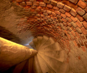 To jeden z najpiękniejszych zamków w Polsce. Mało kto wie, że zbudowano go na…wygasłym wulkanie