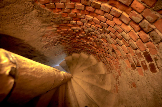 To jeden z najpiękniejszych zamków w Polsce. Mało kto wie, że zbudowano go na…wygasłym wulkanie