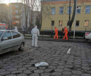 Mężczyzna sam wyszedł ze szpitala. Był w grupie RYZYKA! Policjanci ruszyli w pościg