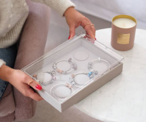 Stackers, szkatułka na bransoletki Charms, z pokrywką, z oferty Fabryki Form. 