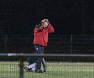 Donald Tusk gra w piłkę