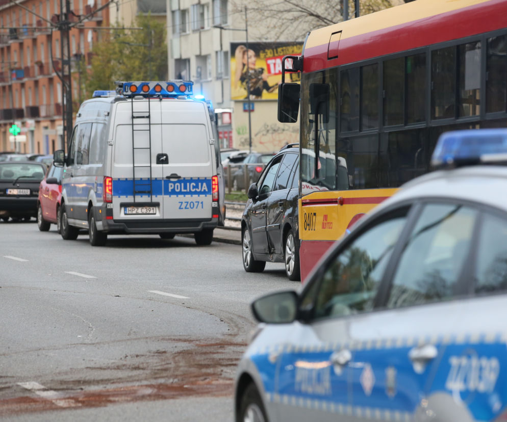Warszawa: Słynny piłkarz roztrzaskał swoje BMW. Z impetem wjechał w miejski autobus!