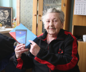 Złodziejka ukradła jej tablet ze zdjęciami zmarłej mamy. Dramat pani Joanny z Warszawy