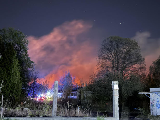 Pożar dzikiego wysypiska na Targówku