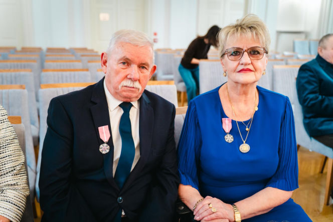 Złoty Gody par małżeńskich w Siedlcach - wręczenie pamiątkowych medali