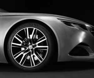 Peugeot Exalt Concept: szałowe 4-drzwiowe coupe 