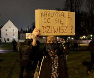 Protest przeciwko kardynałowi Stanisławowi Dziwiszowi w Krakowie