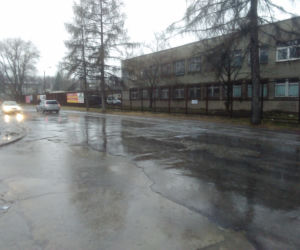 Koszmarny stan dróg w Małym Płaszowie. Mieszkańcy czekają na remont już od kilku lat [ZDJĘCIA, AUDIO]